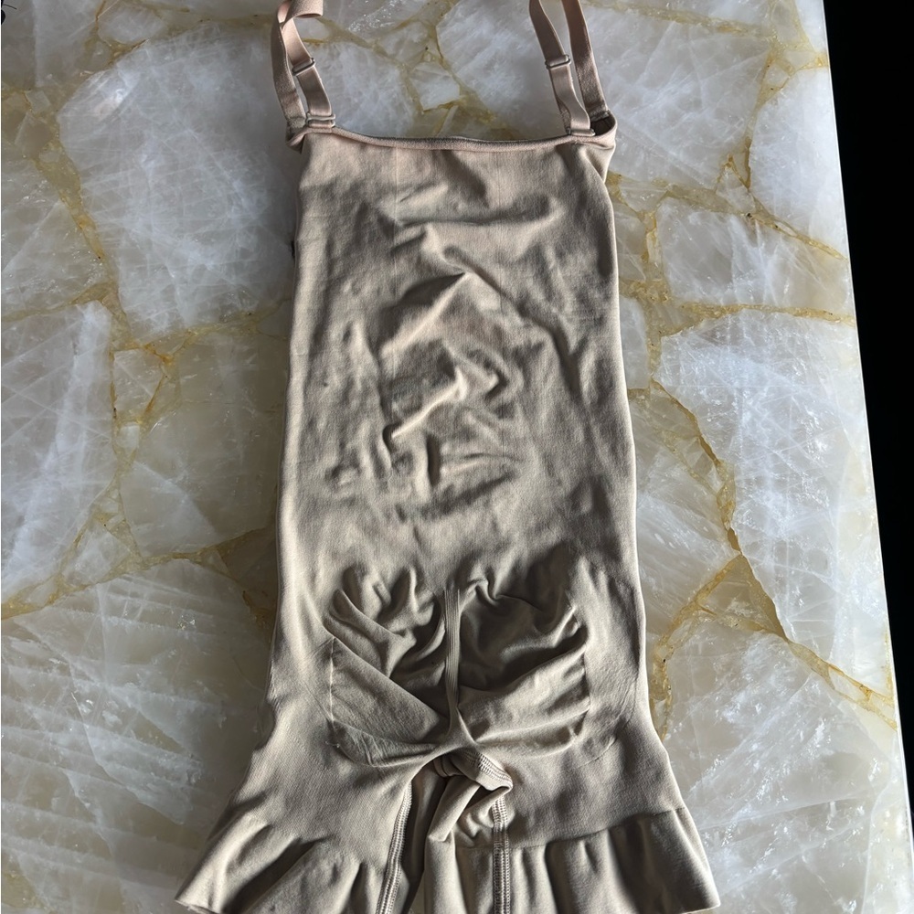 SKIMS Bodysuit Shape wear​​